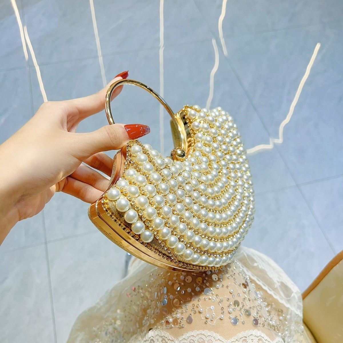 Sac bandoulière perlé style classique à motif diamant élégant